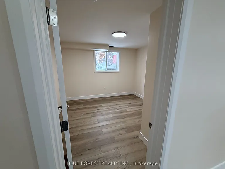 370 Jonathan St #LOWER — Photo 6
