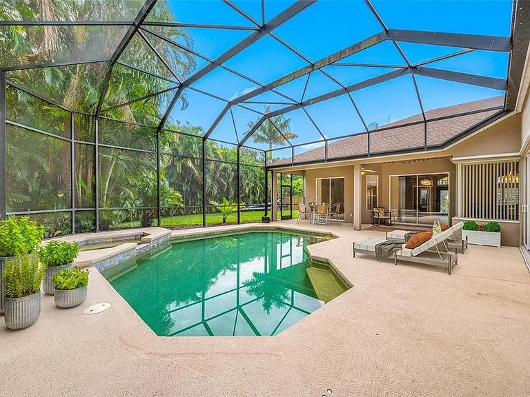 10675 Park Place Dr — Photo 36