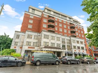 320 McLeod St #102, Ottawa, ON K2P 1A3