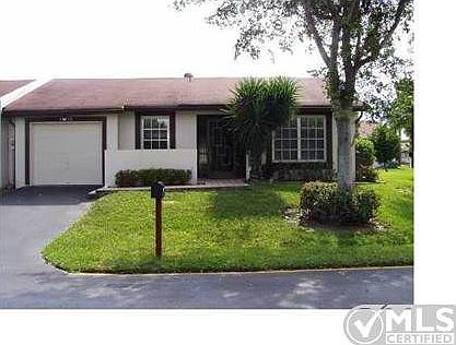 1st image of 15939 Laurel Oak Cir