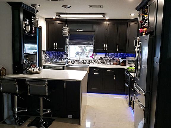 3rd image of 5406 Ardmore Dr