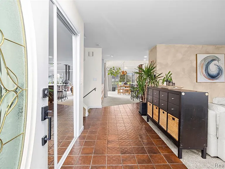 38027 Mallast St — Photo 9