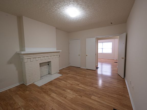 2nd image of 106 W 8th Ave APT D