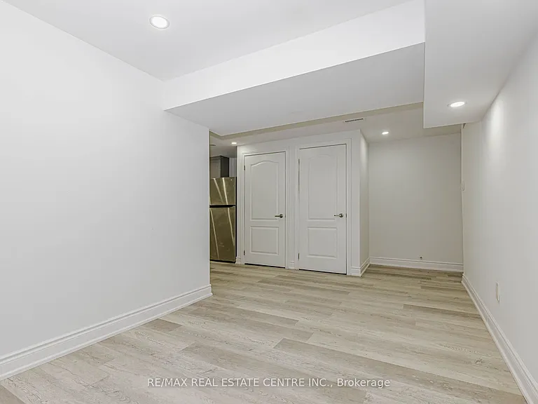 17 Scotia Dr #2 — Photo 6