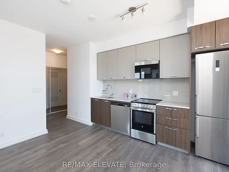 75 James St S #2210 — Photo 12