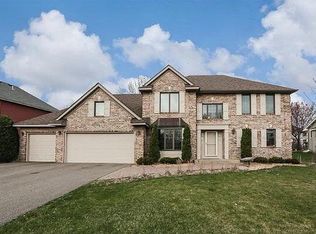 1157 Berwick Ln, Saint Paul, MN 55115