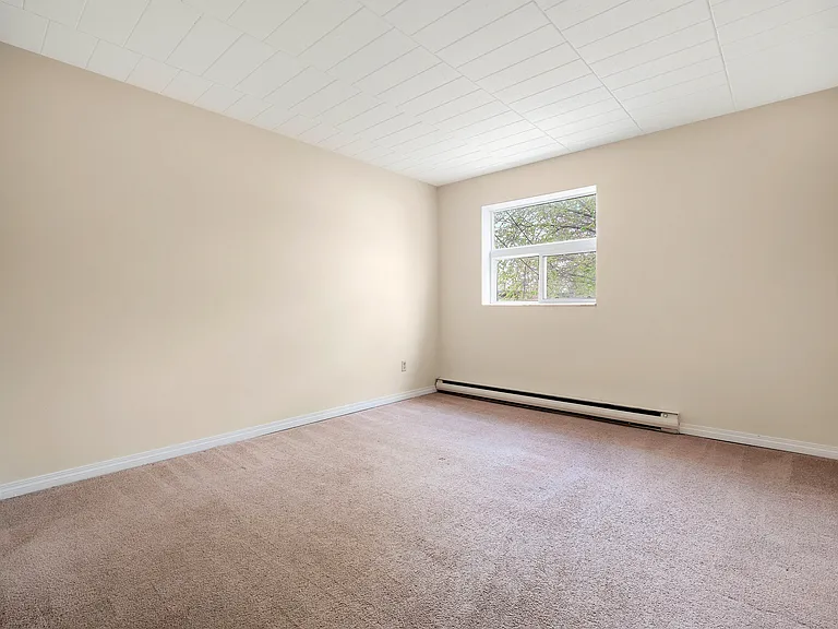 3410 Peter St — Photo 14