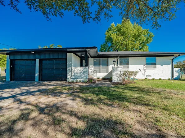 802 Division St, Greenville, TX 75401