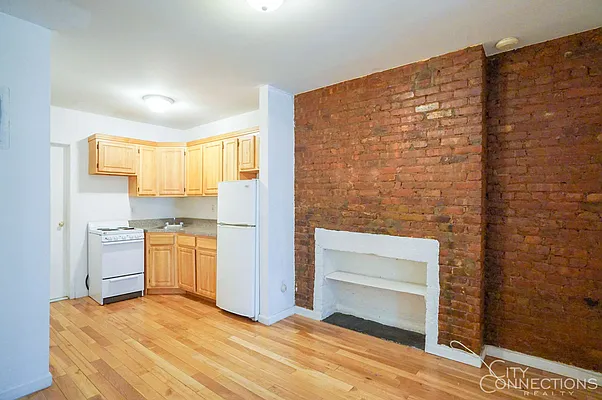 Rented by City Connections Realty | media 16