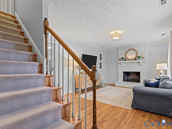 3rd image of 8303 Rolando Dr