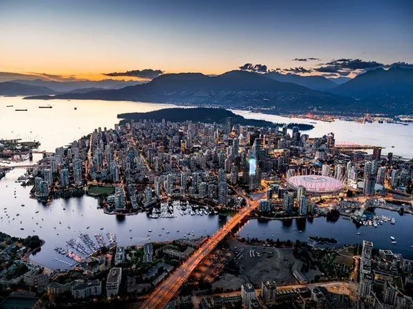 885 Cambie St #1704, Vancouver, BC V6B 0R6