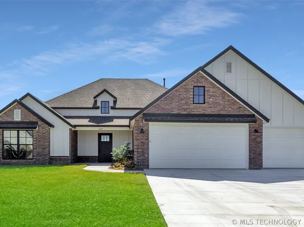 725 N 24th St, Collinsville, OK 74021