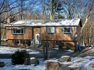 107 White Birch Rd, Matamoras, PA 18336