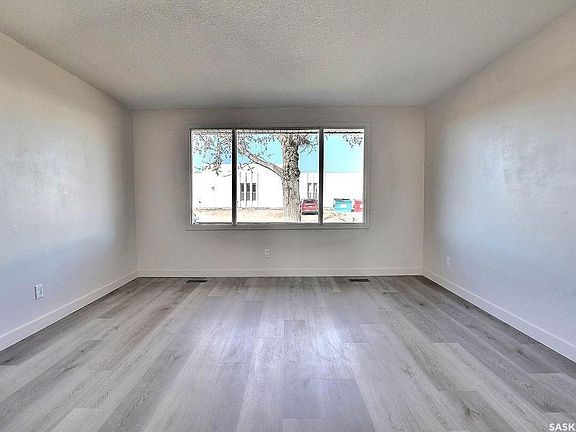 5th image of 31 Mackenzie WAY