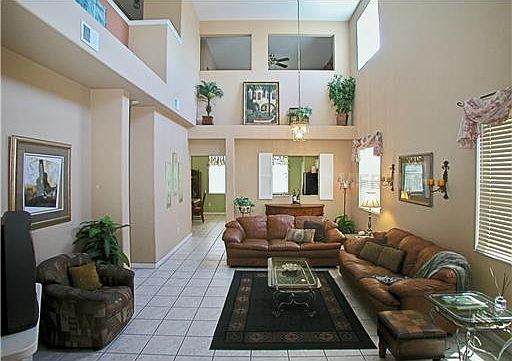 2nd image of 905 Glen Abbey Cir
