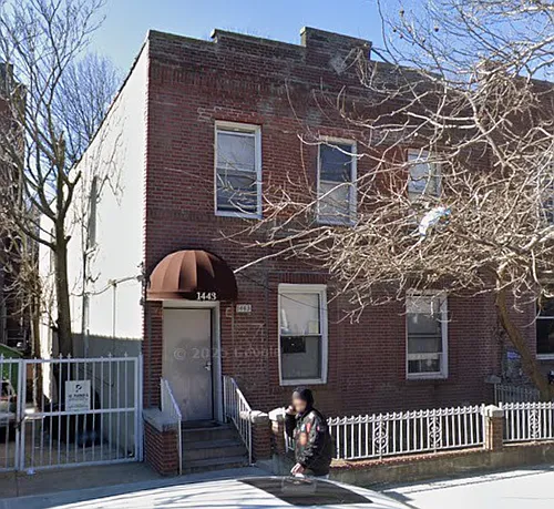 Leland Ave Photo 1