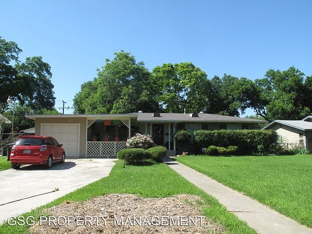 1st image of 339 Larchmont Dr