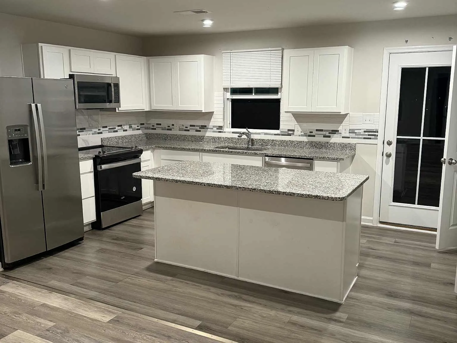 4 bed, 2.5 bath, 1880 sqft, $2,600 — Photo 4