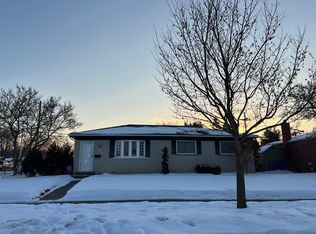 9050 Pere Ave, Livonia, MI 48150