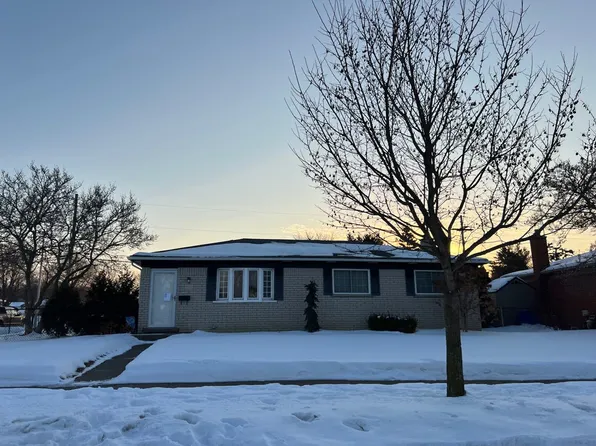 9050 Pere Ave, Livonia, MI 48150