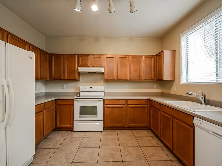 8868 N Twin Peaks Brook Rd — Photo 6