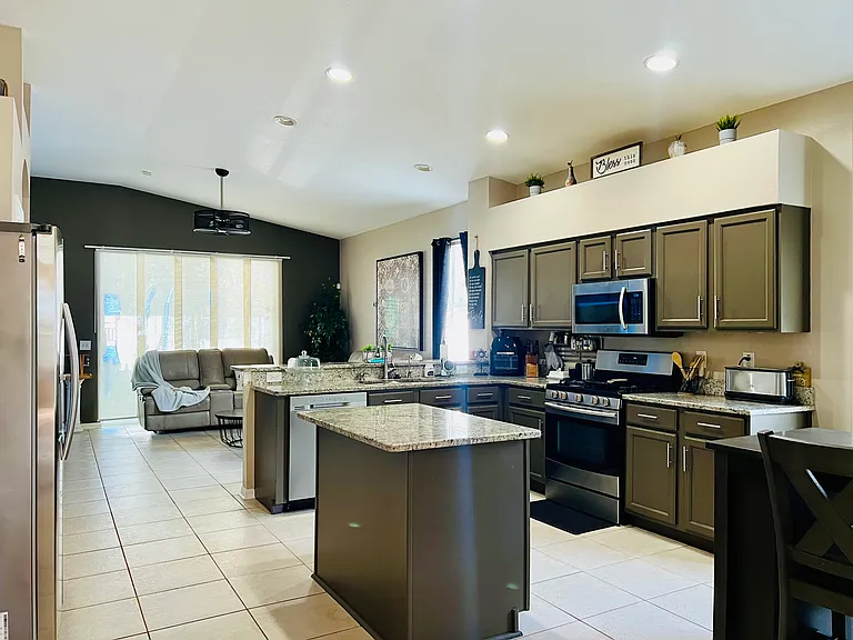 13804 Sigler St — Photo 4