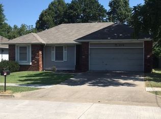 2719 E Verona St, Springfield, MO 65804