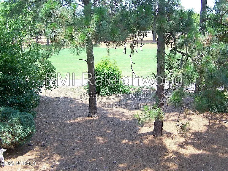 220 Foxkroft Dr — Photo 28