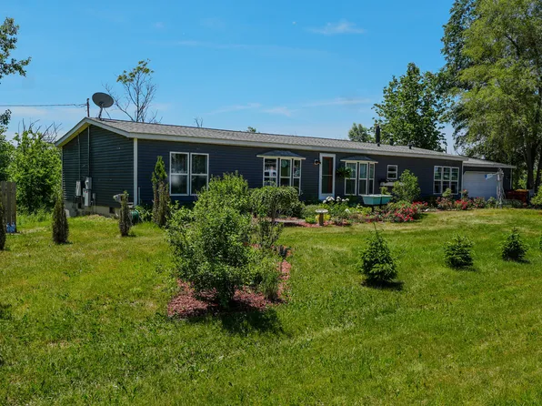 11285 W Bluewater Hwy, Lowell, MI 49331