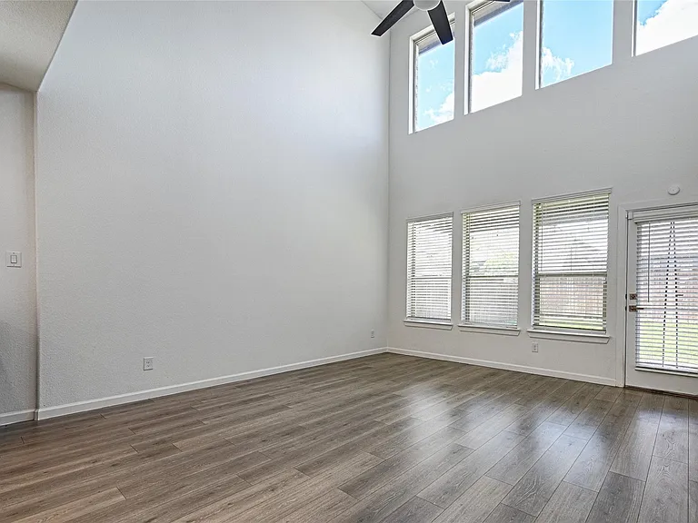3511 Clara Dr — Photo 12