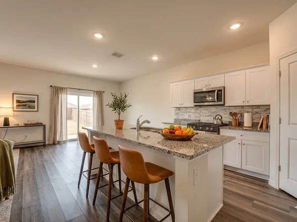 767 Camden Dr, Lavon, TX 75166