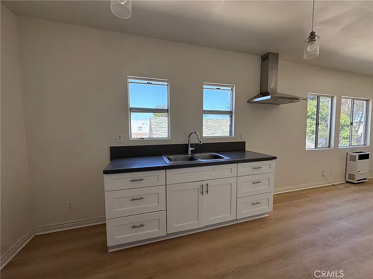 875 W 41st Dr — Photo 8
