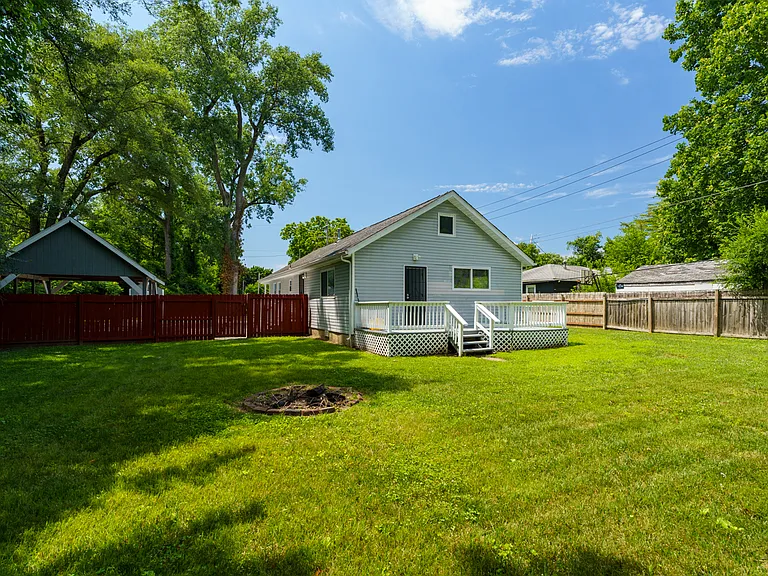 4005 White St — Photo 2