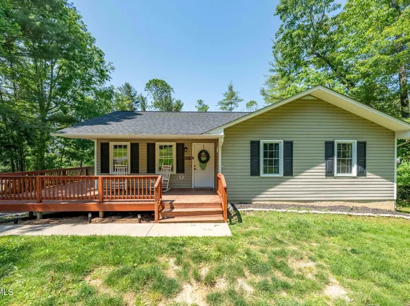 699 Hemlock St, Mountain City, TN 37683