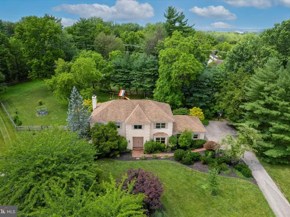 16 Locust Way, Lafayette Hill, PA 19444