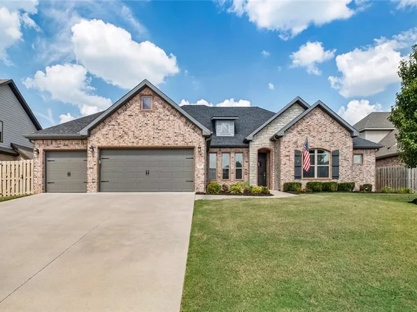 807 Bellmara Cir, Cave Springs, AR 72718