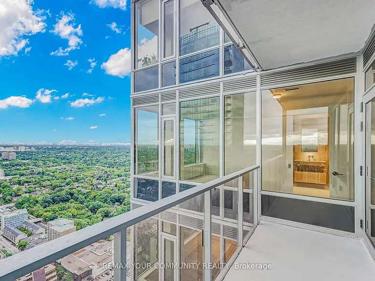 11 Yorkville Ave N #4402 — Photo 16