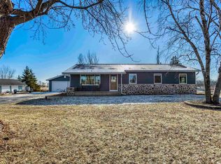 385 Black Wolf Ave, Oshkosh, WI 54902