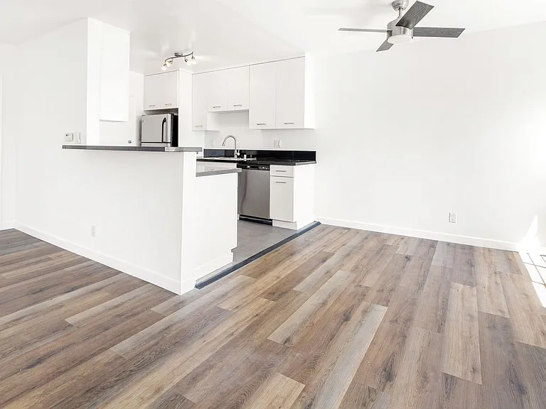 8440 Fountain Ave — Photo 9