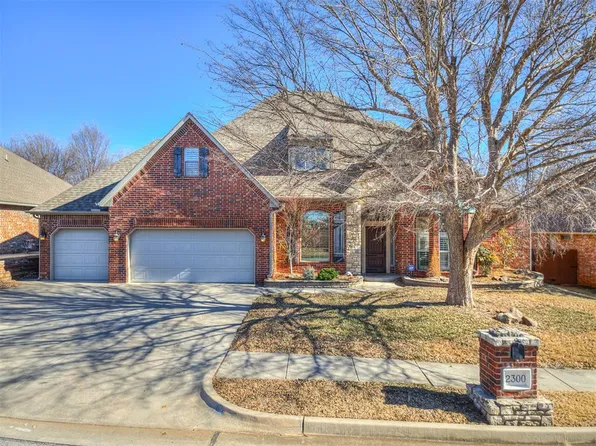 2300 Redrock Dr, Edmond, OK 73003