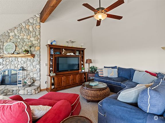 4th image of 1163 Ocean Shores Boulevard SW