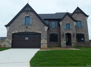 10409 Sandpiper Ct, South Lyon, MI 48178