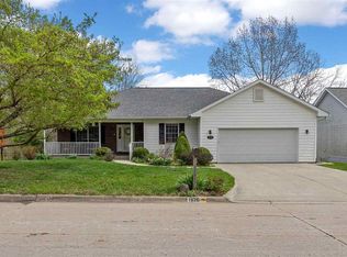 1926 Meadow Ridge Ln, Iowa City, IA 52245