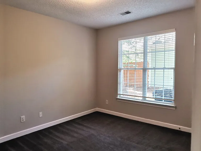 2926 Sweetleaf Ln — Photo 20