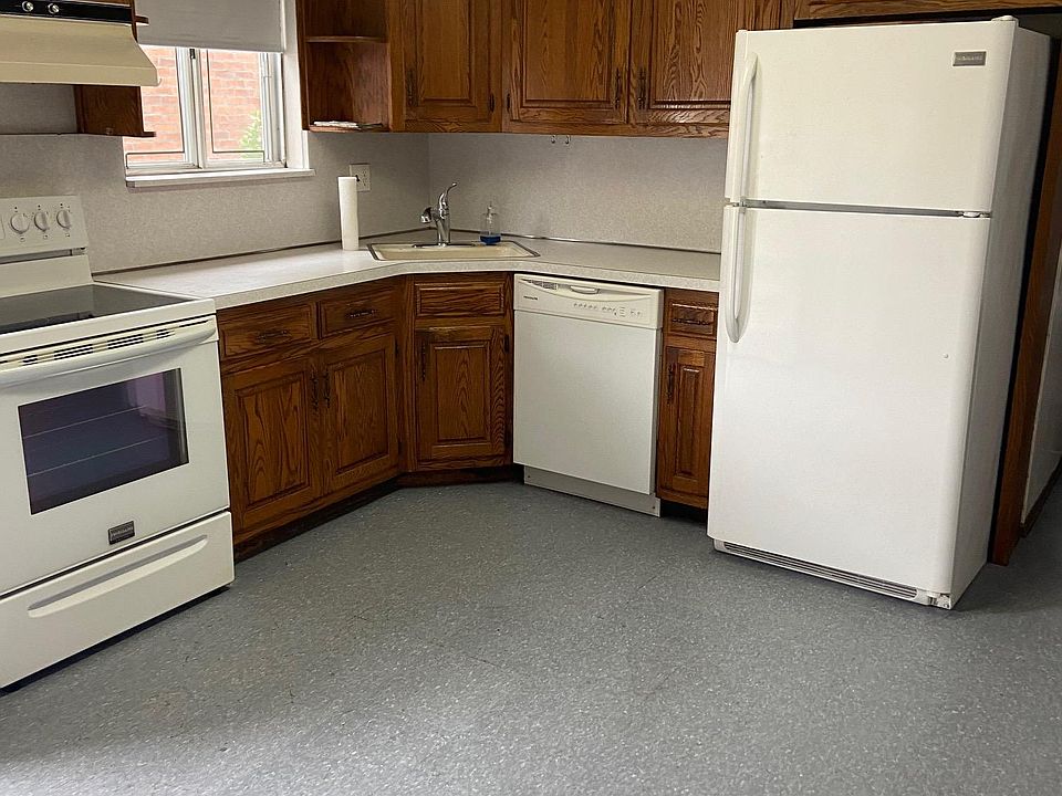 1st image of 13 Terrace Blvd #1