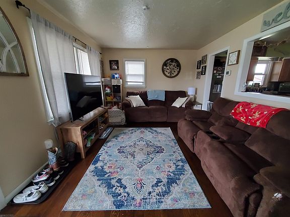 4th image of 1260 Elm St