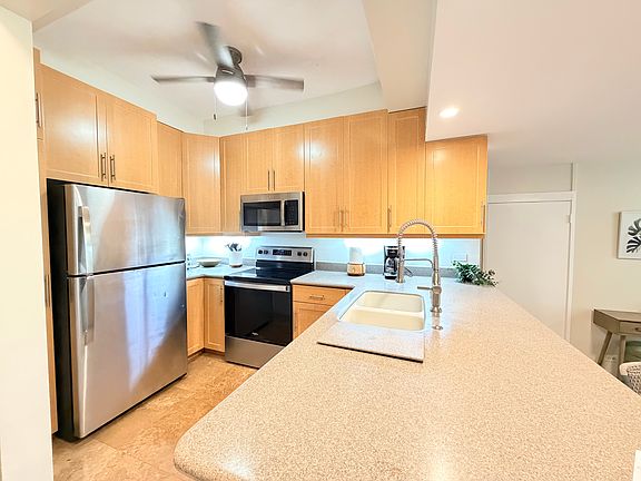 3rd image of 1020 Aoloa Pl APT 210