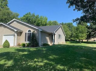 1212 Chancellor Dr, Edwardsville, IL 62025