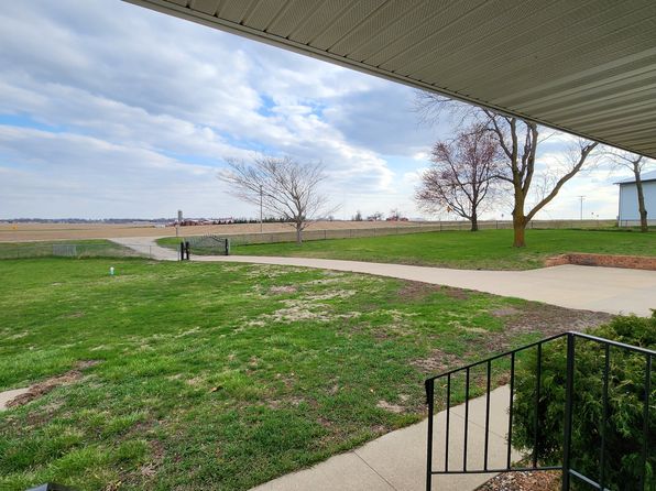 3337 County Home Rd, Marion, IA 52302