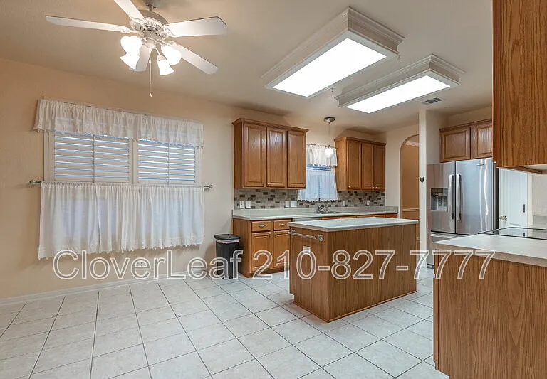 22714 Sabine Smt — Photo 16